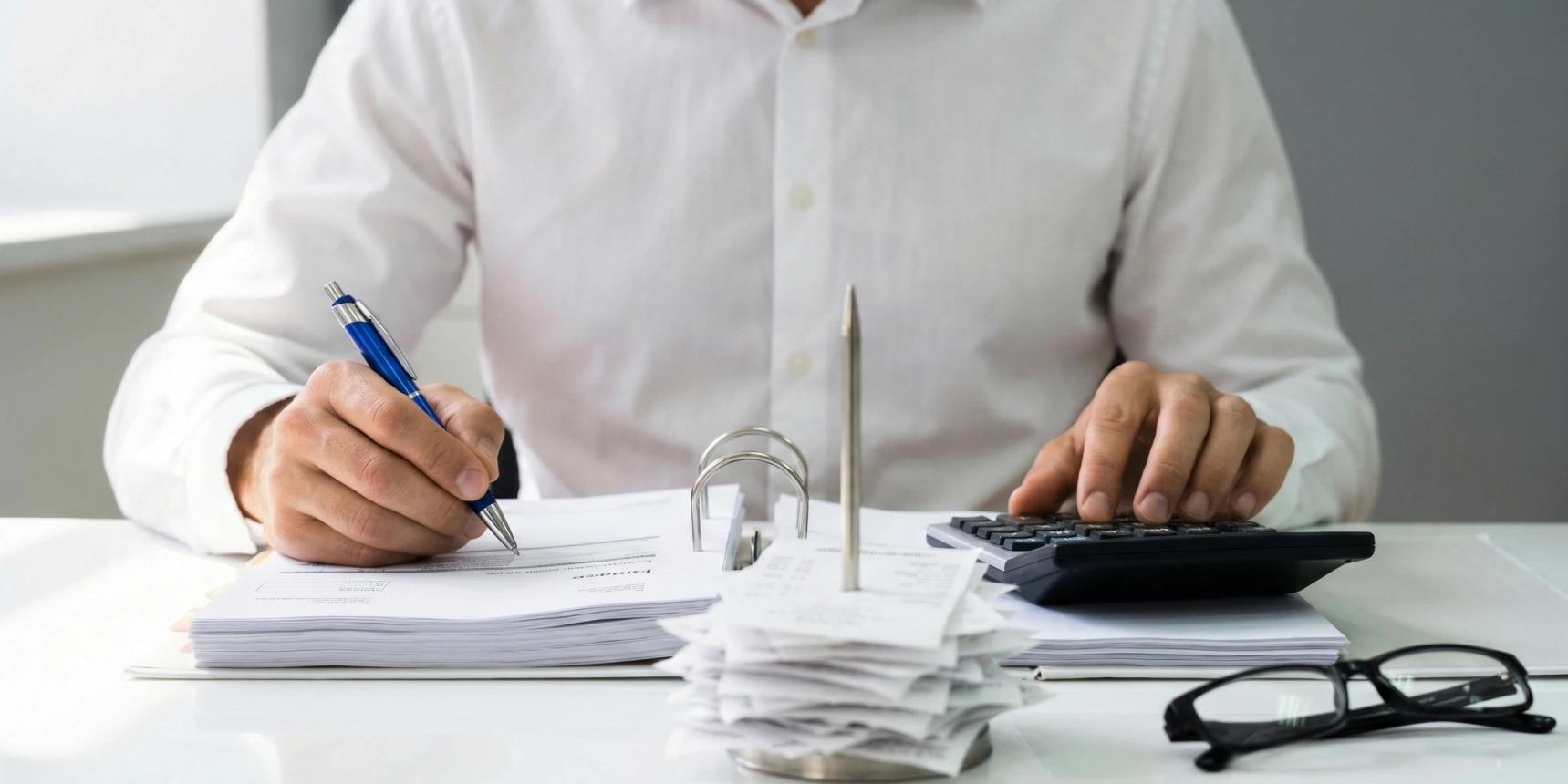 À partir de quand est-on obligé de facturer un client pour une vente ou un service ?